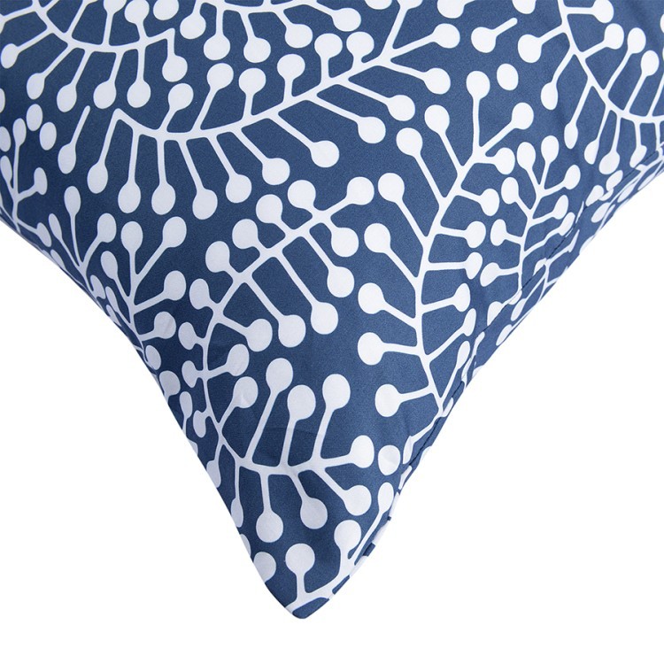 Набор из двух наволочек темно-синего цвета с принтом Спелая смородина из коллекции scandinavian touch, 70х70 см (76713)