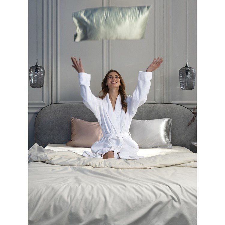 Халат махровый из чесаного хлопка белого цвета из коллекции essential, размер l (75417)