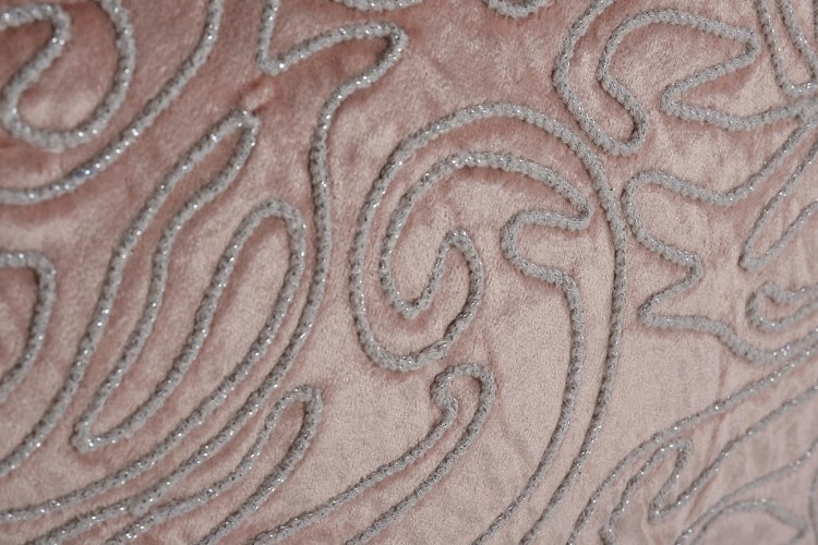 Подушка с ажурным декором св.розовая 45*45см (TT-00002445)