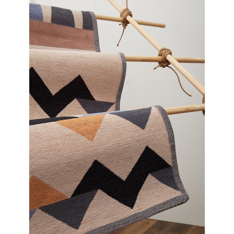 Ковер из хлопка по мотивам нанайских орнаментов из коллекции cultural heritage, 120х180 см (78513) Ковер из хлопка по мотивам нанайских орнаментов из коллекции cultural heritage, 120х180 см (78513)