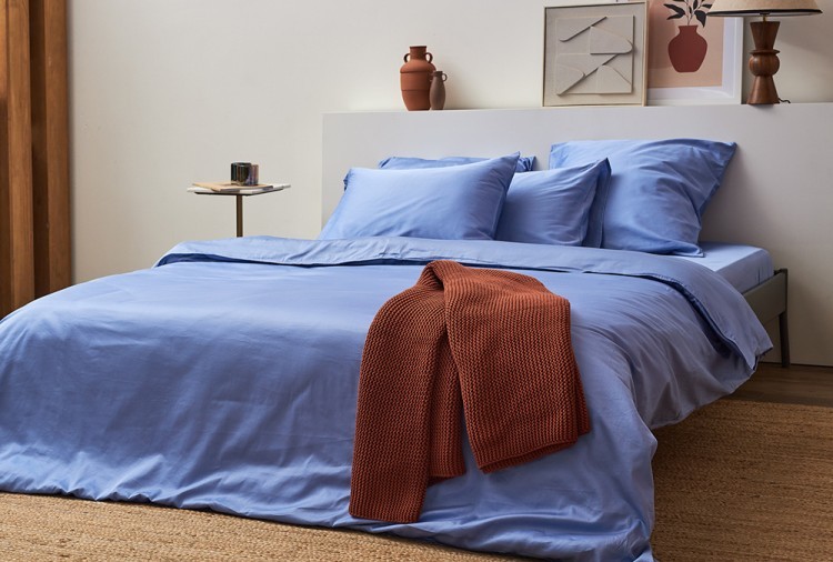 Простыня на резинке из премиального сатина сиреневого цвета из коллекции essential, 180х200х30 см (78488)