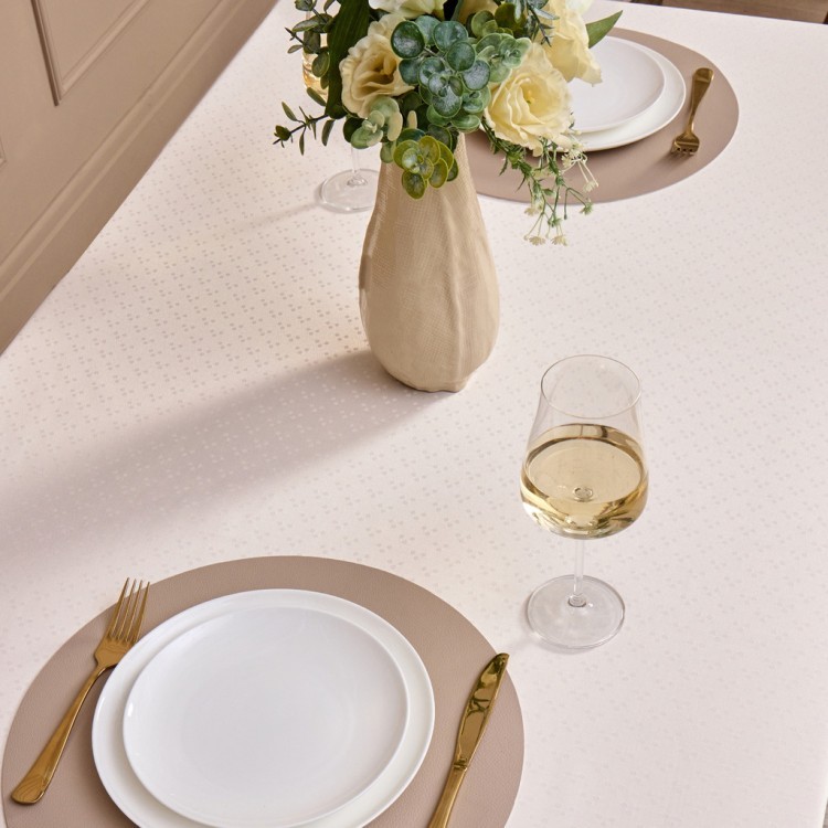 Скатерть 145х180см шампань евроуголок 100% полиэстер SANTALINO (805-027-2)