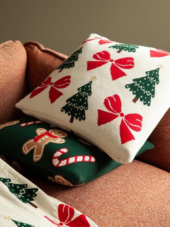 Подушка вязаная с новогодним рисунком christmas bows из коллекции new year essential, 45x45 см (79346)