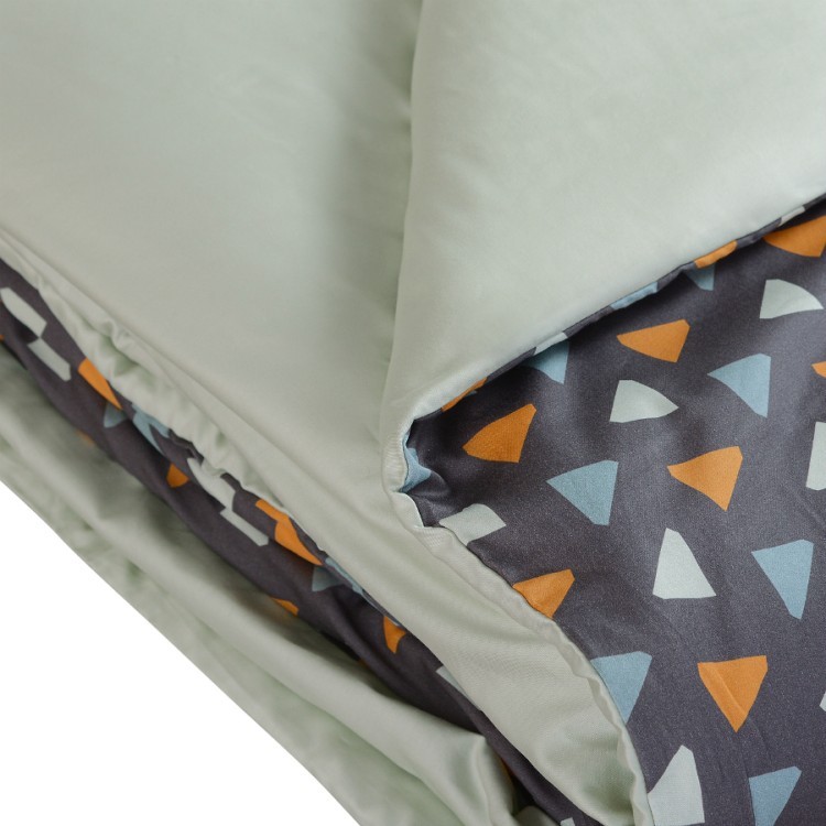 Комплект постельного белья из сатина мятного цвета с принтом triangles из коллекции wild, 150х200 см (68425)