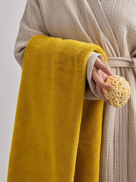 Полотенце банное цвета охры из коллекции essential, 90х150 см (80173)