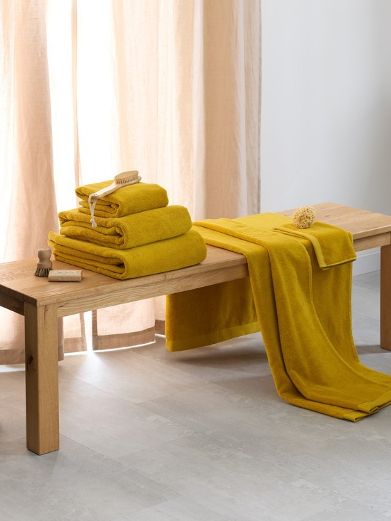 Полотенце банное цвета охры из коллекции essential, 90х150 см (80173)