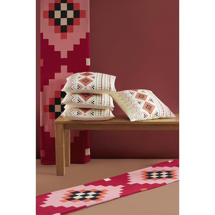 Подушка декоративная по мотивам башкирских орнаментов из коллекции cultural heritage, 45х45 см (77717)