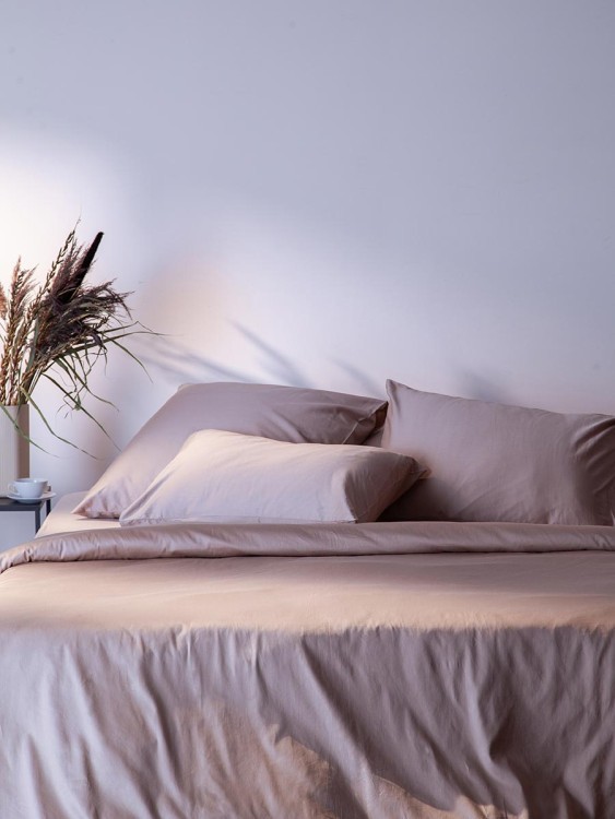 Комплект постельного белья из премиального сатина бежевого цвета из коллекции essential, 200х220 см (79817)