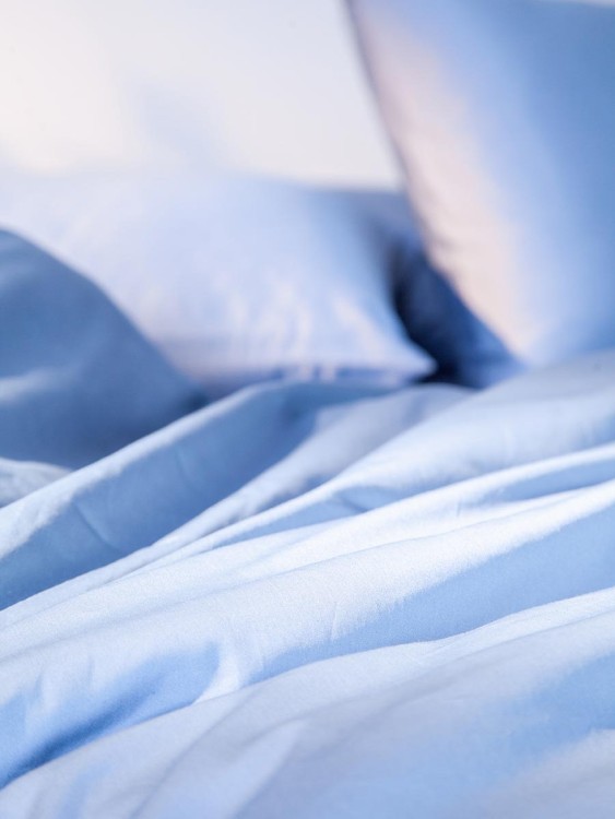 Комплект постельного белья из премиального сатина джинсово-синего цвета из коллекции essential, 200х220 см (79819)