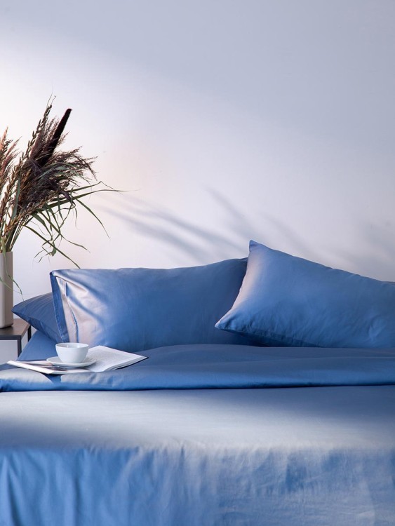 Комплект постельного белья из премиального сатина джинсово-синего цвета из коллекции essential, 200х220 см (79819)