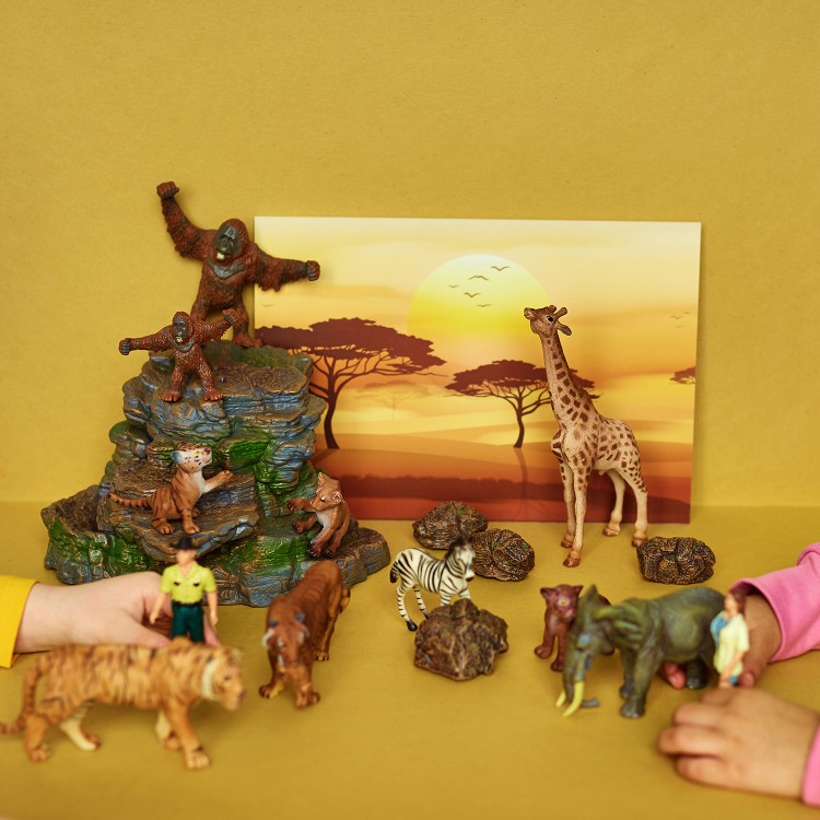 Набор фигурок животных серии "Мир диких животных": Семьи ягуаров и семья медведей, 8 предметов (MM201-011)