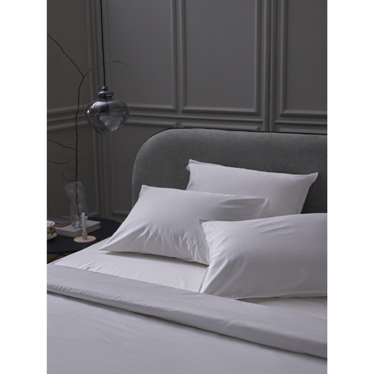 Простыня из плотного сатина белого цвета из коллекции essential, 240х270 см (77150)