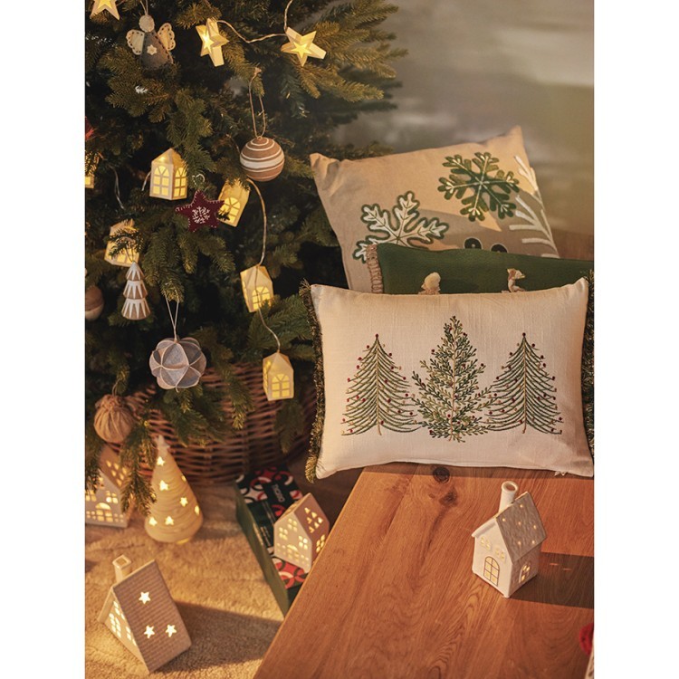 Подушка декоративная с вышивкой snow flakes из коллекции new year essential, 45х45 см (75361)