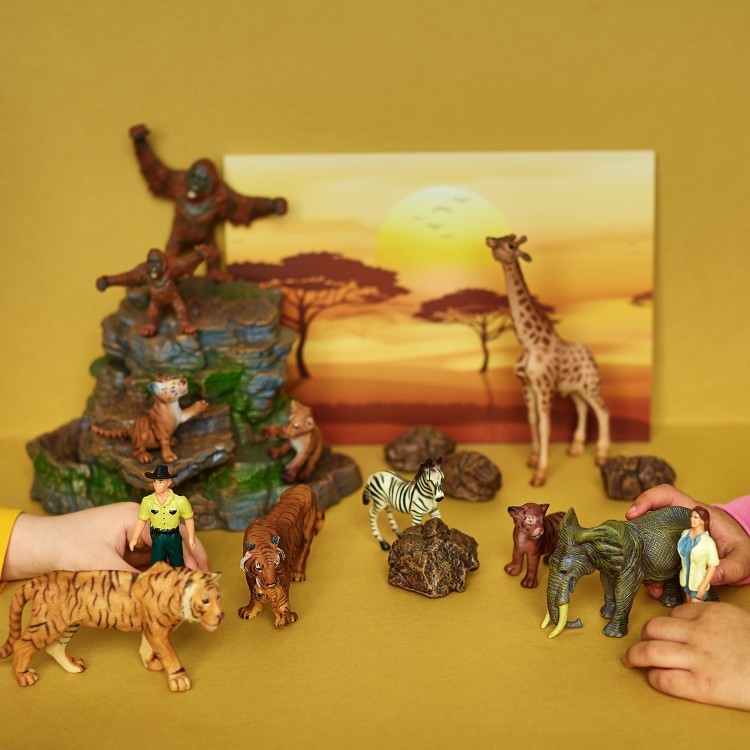 Набор фигурок животных серии "На ферме": Ферма игрушка, львы, зебры, фермер, инвентарь - 11 предметов (ММ205-054)