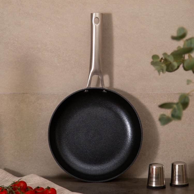 Сковорода c антипригар. 3х слойным покрыт. daikin, серия "chef" agness 22*4.5cm, анодирован.алюминий Agness (947-106)