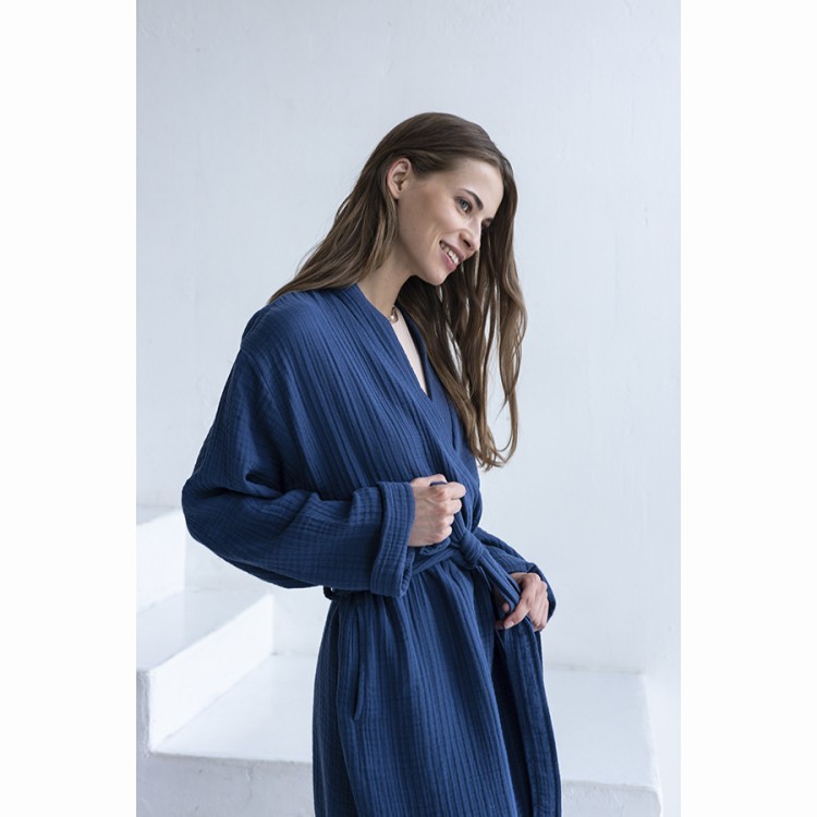 Халат из многослойного муслина темно-синего цвета из коллекции essential, размер s (75394)