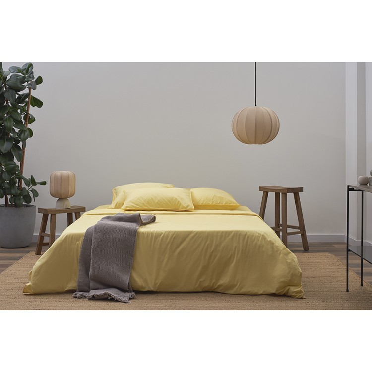 Простыня на резинке из стираного перкаля светло-желтого цвета из коллекции essential, 180х200х30 см (77763)