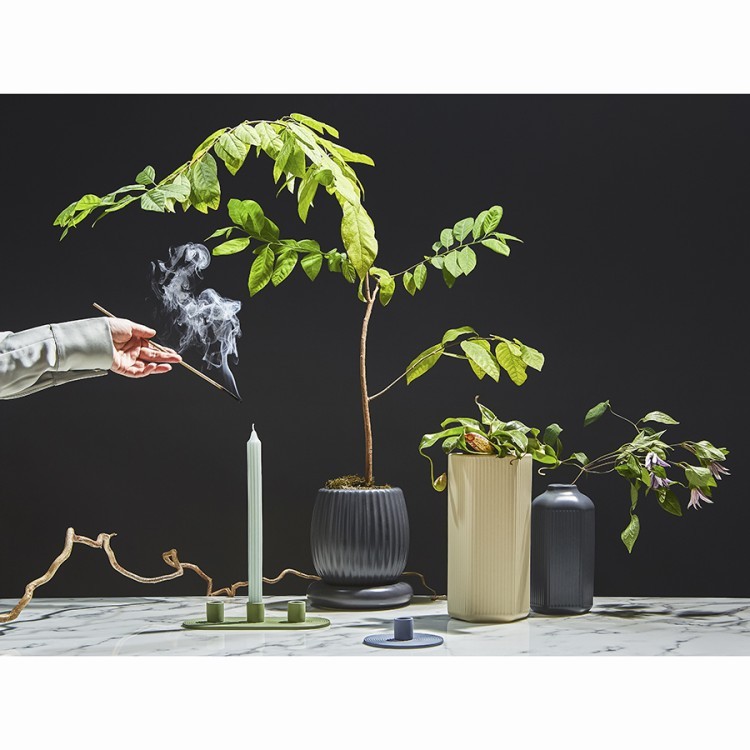 Подсвечник для 3 свечей из каменной керамики оливкового цвета из коллекции essential (76075)