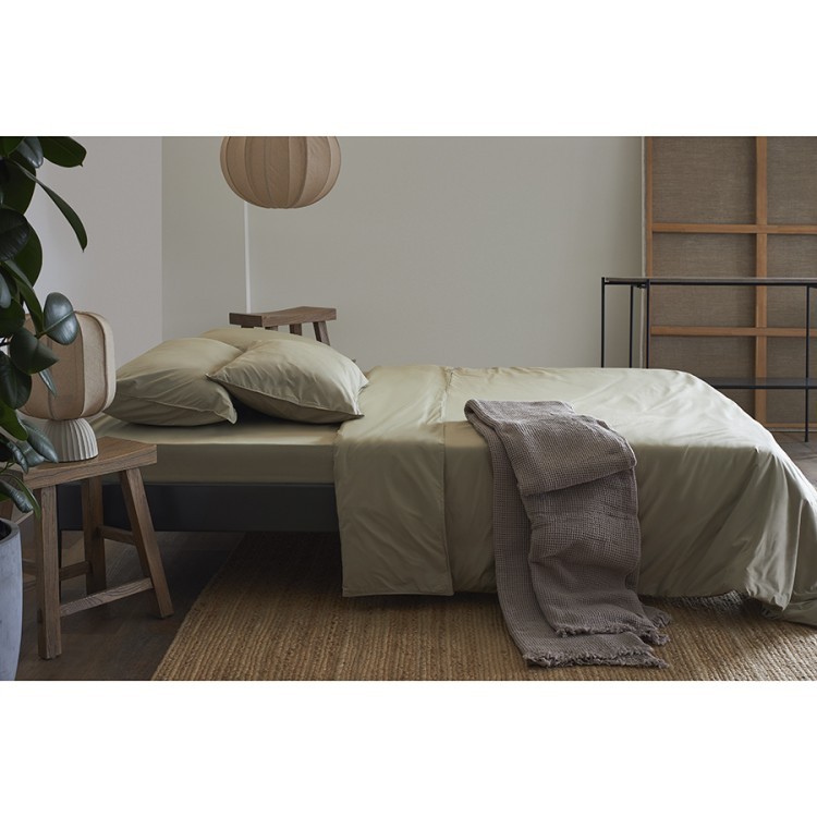 Простыня из стираного перкаля бежево-серого цвета из коллекции essential, 240х270 см (77750)