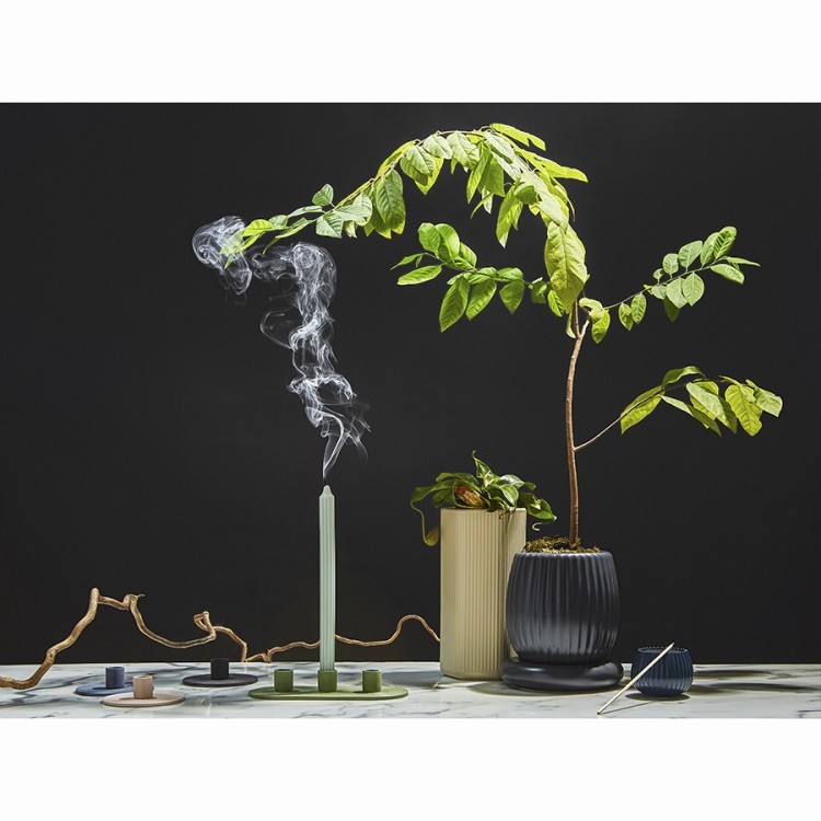 Подсвечник из каменной керамики темно-синего цвета из коллекции essential (76080) Подсвечник из каменной керамики темно-синего цвета из коллекции essential (76080)