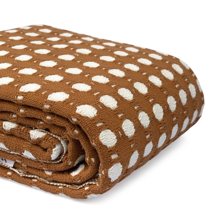 Покрывало из хлопка polka dots карамельного цвета из коллекции essential, 180х250 см (76959)