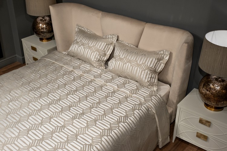 Комплект Artdeco серый( покрывало 260*260 и 2 наволочки 50*70) (TT-00015089) Комплект Artdeco серый( покрывало 260*260 и 2 наволочки 50*70) (TT-00015089)
