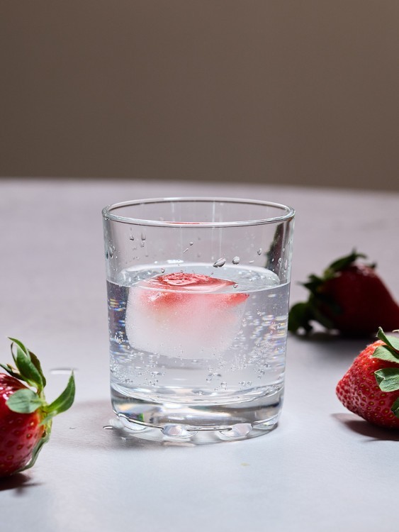 Форма для льда с крышкой ice cubes, 15 ячеек (80062)