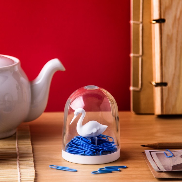 Держатель для скрепок swan in the pond (38184)